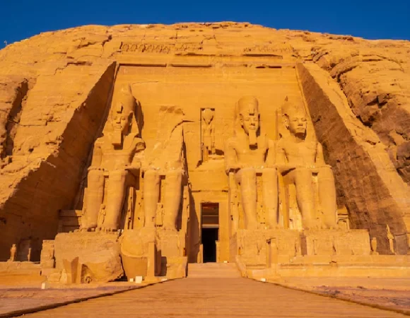Trip from Luxor to Abu Simbel: 1 Unmissable Day to Discover Egypt’s Timeless Temples